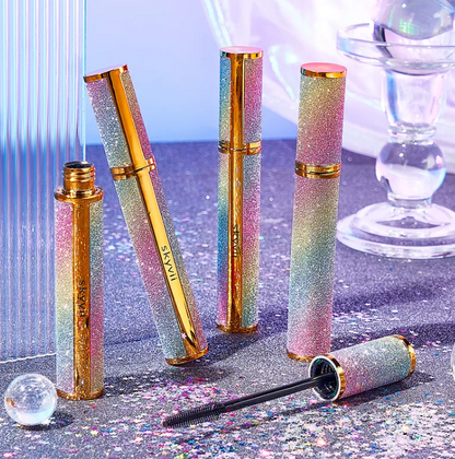 Mascara Noir Pour Des Cils Volumineux